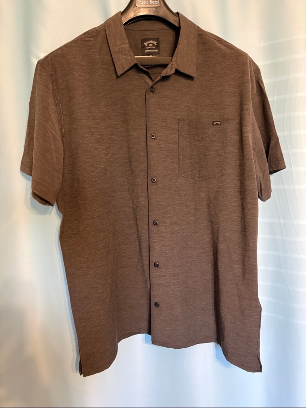 Billabong Men's charcoal Short-Sleeve Button-Down Shirt
